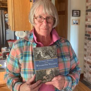 Early History of the Wyoming Valley, An: The Yankee-Pennamite Wars & Timothy  Pickering: Earle, Kathleen A., PhD: 9781467149594: : Books